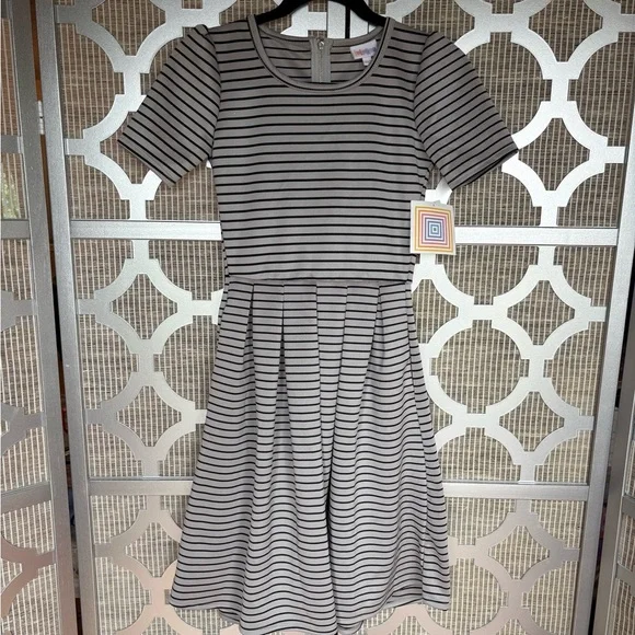 lularoe grey dress LuLaRoe Debbie L/S Sheath Dress, Slate Gray, Size M, NWT